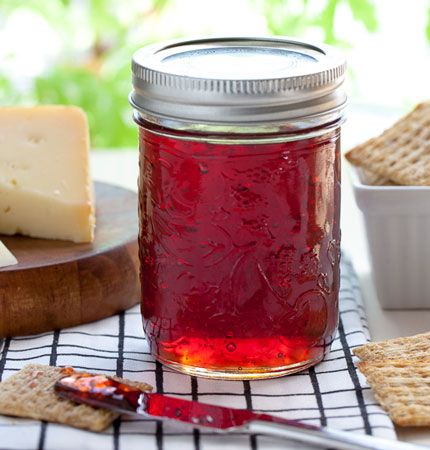 Red Currant Jelly - Liquid Pectin allows you to make the freshest jelly possible, retaining more flavour and nutrition than with any other method of jelly making. Red Currant Jelly Recipe, Red Currant Recipe, Homemade Jellies, Red Currant Jelly, Red Currant Jam, Currant Recipes, Jelly Making, Jelly Fruit, Currant Jelly