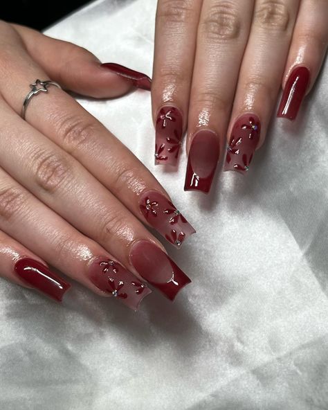 Prom Nail Ideas Burgundy, Red Prom Nails Coffin, Nails To Go With A Burgundy Dress, Dark Red And Green Nails, Burgundy Nail Designs Almond, Dark Red Quinceanera Nails, Prom Nails Acrylic Burgundy, Red Medium Length Nails, Nails Dark Red Design