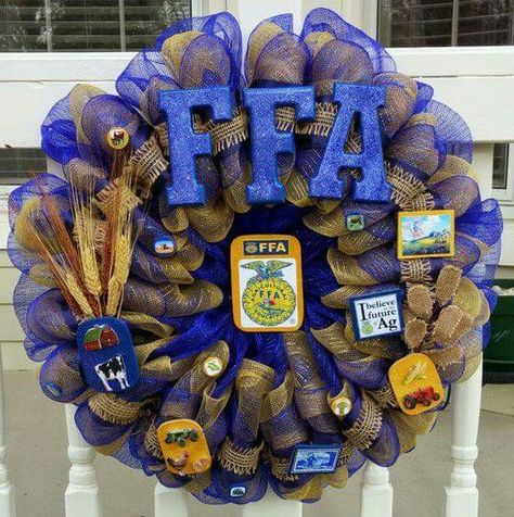 Blue & Gold Ffa Gifts, Ffa Scrapbook Ideas, Ffa Fundraiser, Emblem Ideas, Ffa Emblem, Agriculture Education Classroom, Ffa Banquet, Ag Classroom, Ffa Ideas