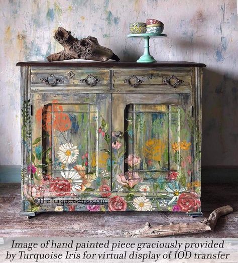 Muebles Shabby Chic, Iron Orchid Designs, Funky Painted Furniture, Funky Furniture, Refurbished Furniture, Hand Painted Furniture, Shabby Vintage, Paint Furniture, Redo Furniture