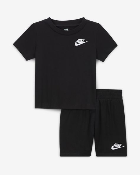 Nike Club Baby (12-24M) Knit Shorts Set. Nike.com Baby Nike Outfits, Boy Nike Outfits, Baby Boy Clothes Nike, Vintage Baby Boy Clothes, Nike Baby Clothes, Air Max Style, Nike Wear, Baby Boy Nike, Toddler Designer Clothes