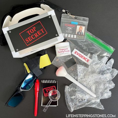 Spy Party Favors, Diy Spy Kit, Spy Party Ideas, Spy Theme Party, Spy Gear For Kids, Spy Kids Party, Secret Agent Birthday Party, Secret Agent Birthday, Geheimagenten Party