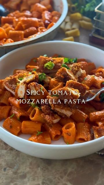 Tomato Mozzarella Pasta, Dried Chives, Basil Salt, Mozzarella Pasta, Pasta Penne, One Pot Pasta Recipes, Tomato Mozzarella, Easy Clean Eating, Family Eating