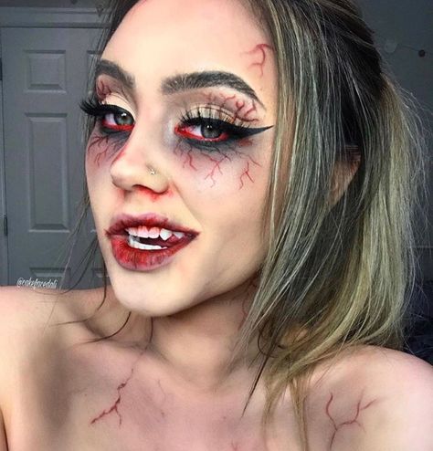 Halloween Makeup Zombie, Halloween Zombie Makeup, Zombie Halloween Makeup, Makeup Zombie, Halloween Make-up Looks, Halloweenský Makeup, Party Make-up, Vampire Makeup, Halloween Makeup Scary