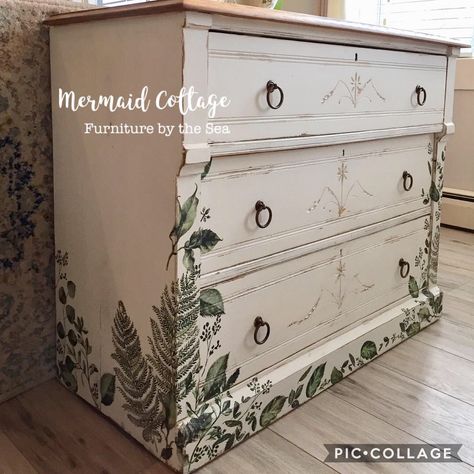 Mermaid Cottage, Prima Redesign, Antiquing Furniture Diy, Woods Design, Dresser Ideas, Whimsical Painted Furniture, Paper Furniture, Babies Room, Diy Barbie Furniture