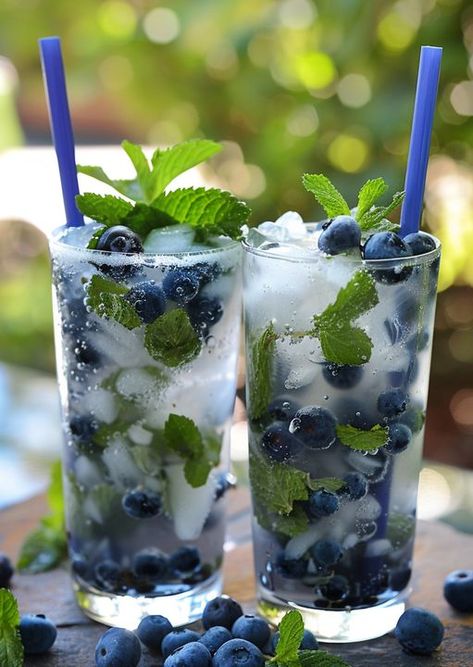 Recipe - COCKTAIL - Tito's Blueberry Coconut Mojito Blueberry Mojito Recipe, Shots Alcohol Recipes, Blueberry Drinks, Classic Mojito, Blueberry Vodka, Coconut Mojito, Blueberry Mojito, Pineapple Punch, Mojito Cocktail