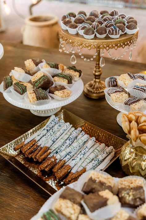 Small Sweets Table, Wedding Dessert Table Ideas Modern, Bohemian Dessert Table Ideas, Simple Desert Table Ideas Wedding, Dessert Table Easy, Easy Diy Wedding Desserts, Modern Dessert Table Wedding, Dessert Display Wedding Elegant, Dessert Spread Table