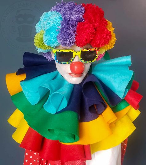 Diy Clown Ruffle Collar, Clown Costume Sewing Pattern, Diy Clown Collar Ruffles, Clown Collar Sewing Pattern, How To Make Clown Collar, Clown Hat Pattern, How To Make A Clown Collar, Clown Accessories Diy, Clown Neck Ruffle Diy