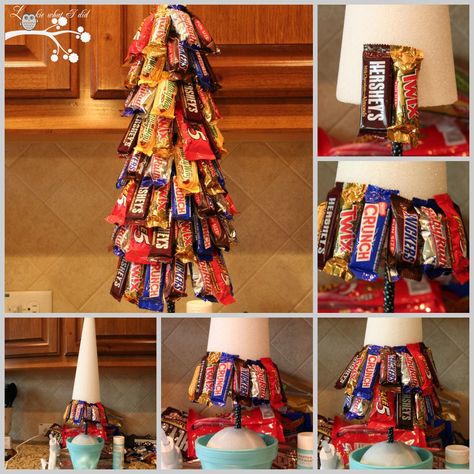 DIY Candy Bar Christmas Tree diy christmas christmas tree christmas crafts christmas decorations christmas decor decorating for christmas christmas living rooms christmas home ideas christmas home decor ideas alternative christmas tree Candy Topiary, Diy Candy Bar, Candy Trees, Candy Christmas Tree, Candy Tree, Sweet Trees, Candy Crafts, Navidad Diy, Get Well Gifts