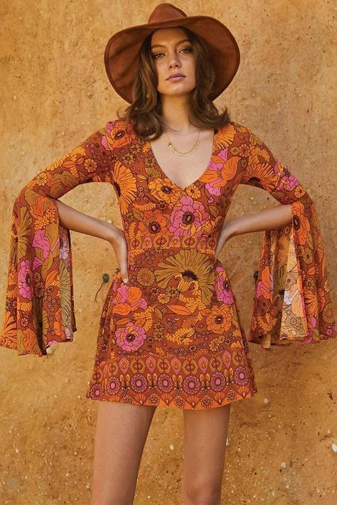 83e8ef518174e1eb6be4a0778d050c9ddesc47643715ri Haley Modern Family, Looks Hippie, Moda Hippie, Look Boho Chic, Mode Hippie, 70s Inspired Fashion, 70s Outfits, Homewear Fashion, Venus Dresses