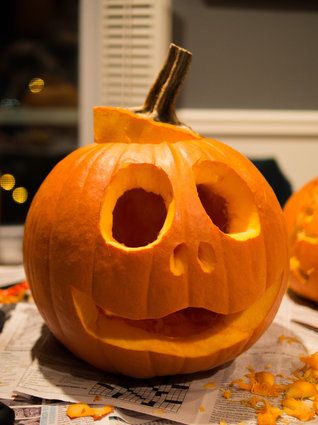 Pumpkin Carving Ideas: 100 Unique And Simple Jack-O'-Lanterns Simple Jack, Diy Pumpkin Carving, Unique Pumpkin Carving Ideas, Pumpkin Carved, Pumpkin Carving Patterns Free, Cute Pumpkin Carving, Pumpkin Stencils, Halloween Pumpkin Carving Stencils, Carving Stencils