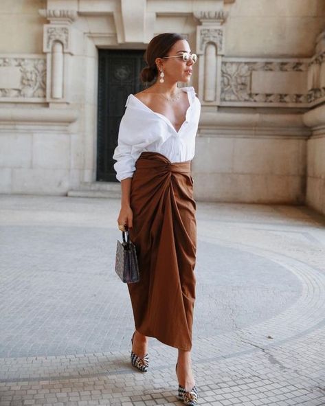 Indie Outfits Summer, Indie Outfits Grunge, Stile Casual Chic, Long Skirt Outfits, Vintage Boho Fashion, Summer Work Outfits, Simple Blouse, Outfit Jeans, Next Fashion