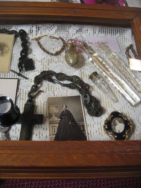 Tear Catcher, Victorian Hair, Victorian Life, Momento Mori, Neo Victorian, Post Mortem, Victorian Gothic, Memento Mori, Hair Art