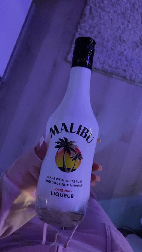 Malibu Drinks, Malibu Coconut, Pretty Alcoholic Drinks, White Rum, Camera Roll, Liquor, Banners, Rum, Alcoholic Drinks