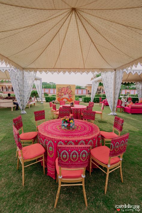 Gujarati Wedding Decor, Jaipur Theme Wedding Decor, Jaggo Night Decoration, Patola Theme Wedding Decor, Wedding Trends 2024 Decoration, Jaipur Wedding Decor, Wedding Decor Trends, Jaipur Wedding, Small Wedding Decor