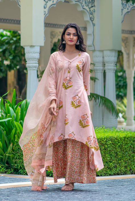 Kurta Ideas, Mirror Blouse Design, Mirror Blouse, Cotton Sharara, Lengha Blouse, Lengha Blouse Designs, Kurta Skirt, Embroidery Dress Pattern, Kurta Palazzo Set