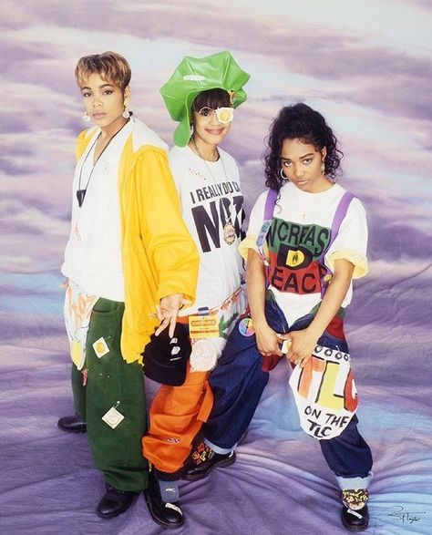 Tlc Costume, Tlc Outfits 90s, Tlc Aesthetic, Tlc Fashion, Chilli Tlc, Black Hair History, Tlc Outfits, 90s Theme Party Outfit, 90s Womens Fashion Hip Hop