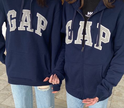 Blue Gap Hoodie Outfit, Gap Hoodie Outfit, Blue Gap Hoodie, Gap Hoodies, Gap Hoodie, Couples Hoodies, Couple Photo, Hoodie Outfit, Edgy Fashion