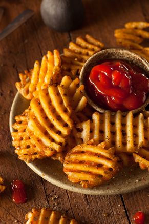 Happy Fry-Day!: 6 Homemade French Fry Recipes - Paula Deen Homemade Crispy Fries, Waffle Fries Recipe, Fried Fries, Copycat Chick Fil A, Crispy Fries, Waffle Fries, Homemade Waffles, Eating Fast, Fries Recipe