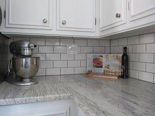 Granite With Backsplash, River White Granite Kitchen, Home Kitchen Renovation, River White Granite, Neptune Kitchen, Brick Backsplash Kitchen, Granite Backsplash, Lovely Kitchen, Kitchen Cabinets Decor