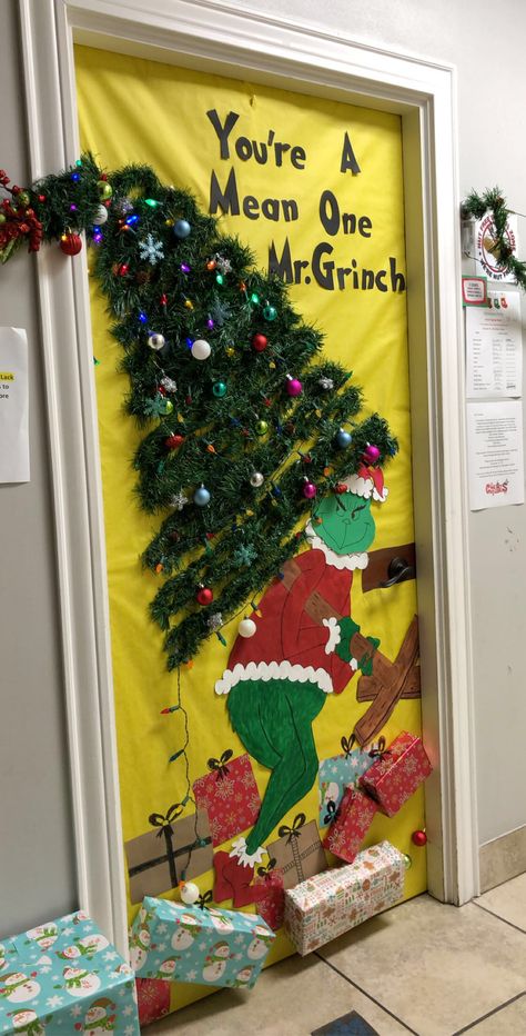 Christmas Door Decorations For School Preschool, Door Decorating Contest Ideas, Christmas Classroom Door Decorations, Christmas Door Decorating Ideas, Whoville Christmas Decorations, Christmas Door Decorating, Grinch Door, Classroom Door Decorations, Christmas Cubicle Decorations