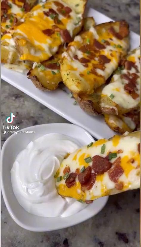 Pin on Dinner Time Tater Skins, Potatoe Skins Recipe, Potato Skin, Soul Food Dinner, Delicious Snacks Recipes, Food Recepie, Diet Keto, Food Videos Cooking, Food Obsession