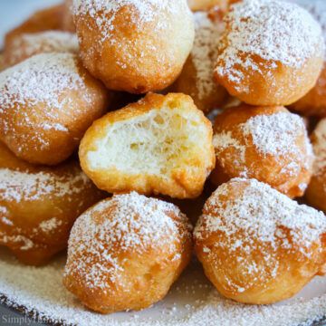 Zeppoli Recipe, Zeppole Recipe, Edible Sugar Cookie Dough, Italian Donuts, Yeast Dough Recipe, Doughnut Recipe Easy, Donut Calories, Homemade Doughnuts, Yeast Bread Recipes