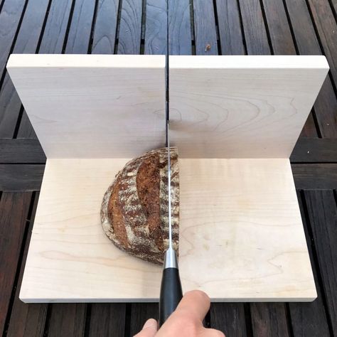 Simple DIY Bread Slicing Guide - Zero-Waste Chef Diy Bread, Homemade Sourdough Bread, Bread Slicer, Easy Bread, Bread Board, Diy Picture, Sandwich Bread, Slice Of Bread, Simple Diy