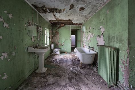 It's spacious bathroom...  Abandoned Castle In France Eco Bathroom, Dark Bathroom Ideas, Abandoned Hotels, Dark Bathrooms, Old Bathroom, Abandoned Castles, Scottish Castles, Green Bathroom, Haunted Places