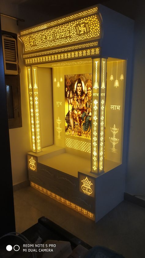 Bhagwan Mandir In Home, Dev Ghar Design, Wall Mandir, Pooja Room Ideas Indian, Dev Ghar, Corian Temple, Red Bedroom Design, Mandir Designs, Mandir Decoration