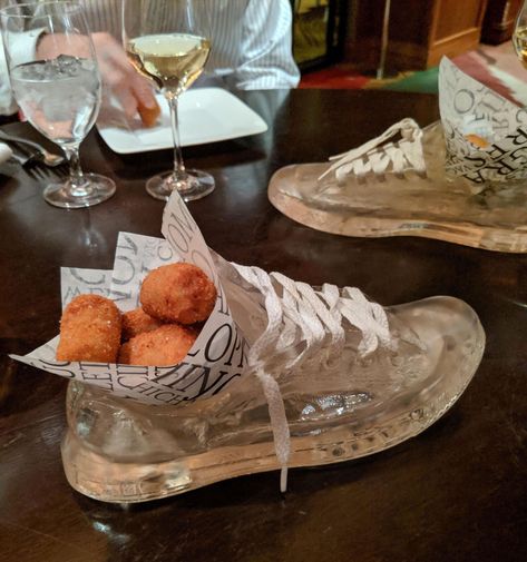 This is a shoe-in for the strangest serving dish seen in a restaurant but someone still had to foot the bill. While some restaurants have given up on traditional plates to be different – others have taken this trend too far. For most pubs and restaurants this just means serving food on wooden boards or […] Food Net, Goldfish Bowl, Fancy Drinks, Restaurant Food, Fancy Restaurant, Serving Food, Food Presentation, Classic Food, Restaurant Recipes