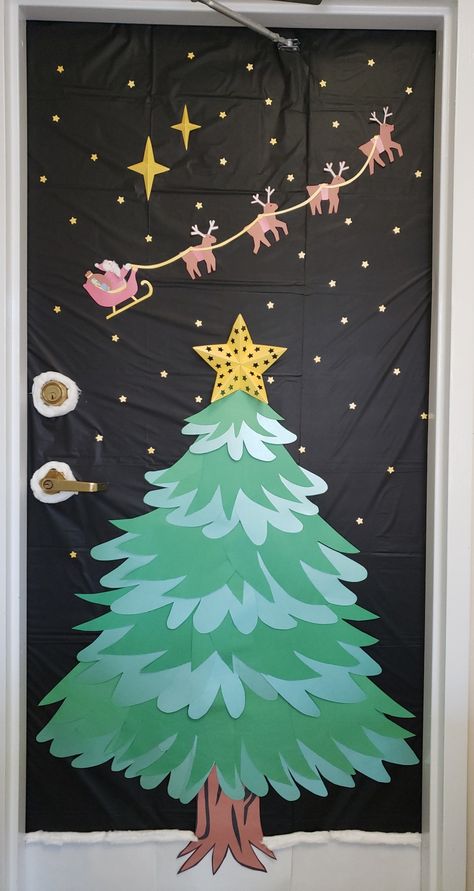 Classroom Paper Christmas Tree, Christmas Boards Ideas, Paper Tree Door Decoration, Christmas Trees For Bulletin Boards, Christmas Tree Out Of Paper On Wall, Christmas Tree Door Ideas For Classroom, Paper Wall Christmas Tree Ideas, School Christmas Tree Decorations, Christmas Tree Boards Bulletin