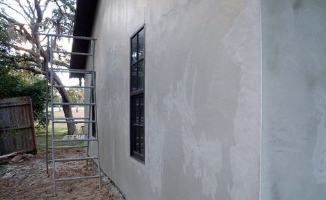 Stucco Installation on Block Wall Diy Stucco Exterior, Smooth Stucco, Exterior Stucco, Stucco Paint, Stucco Repair, Stucco House, Stucco Wall, Xeriscape Landscaping, Wall Concrete