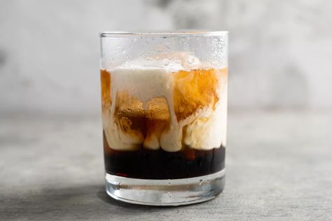 White Russian Cocktail Recipe Pecan Blondies, White Russian Recipe, White Russian Recipes, White Russian Cocktail, Bread Booze Bacon, Potluck Ideas, Bread Puddings, Quick Food, Party Sandwiches