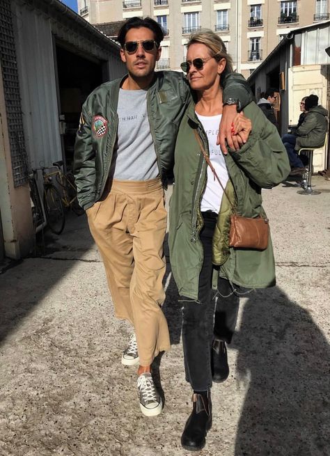 Olive Green Jacket Outfits, Green Jacket Outfit, Olive Military Jacket, Couple Streetwear, Men Street Style, Olive Green Jacket, Jacket Outfit, Stylish Mens Outfits, Men Style Tips