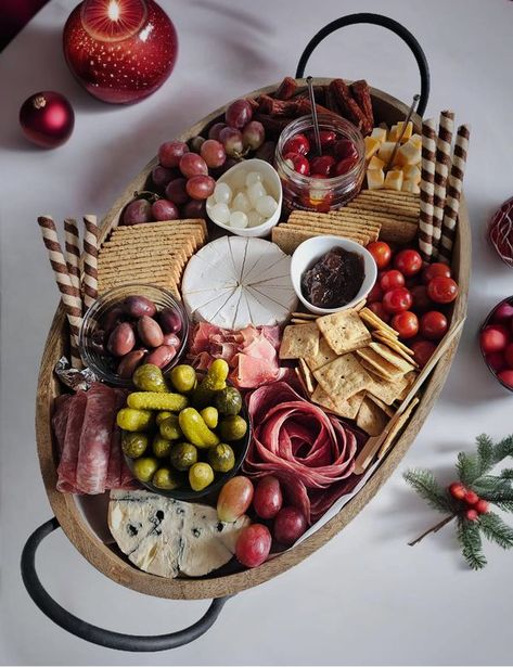 Charcuterie Boards, Grazing Trays, Snack Platters, Meat, Cheese, and Beyond | First board for a girls night | Facebook Meat Cheese And Cracker Tray Ideas, Cheese And Cracker Tray Ideas, Meat And Cheese Tray Ideas, Cheese Tray Ideas, Small Plates Recipes, Small Charcuterie, Cheese And Cracker Tray, Snack Platters, Meat And Cheese Tray