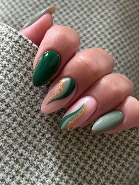 Subtle St Patricks Day Nails, St Patrick’s Nails, St Pats Nails, St Patricks Day Nails Simple, St Patricks Day Nails Design, Irish Nail Designs, St Pattys Day Nails, Trendy Green Nails, March Nail Designs