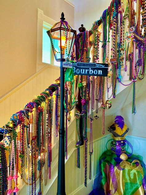 Mardi Gras Yard Decorations, Mardi Gras Carnival Theme Party, Marti Gras Prom Theme, Marti Gras Aesthetic, Nola Theme Party, New Orleans Party Theme Decoration, New Orleans Party Decorations, Mardi Gras Gala Decorations, Mardi Gras Theme Party Decoration