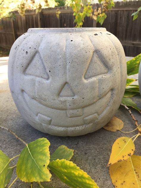 Transform a Candy Bucket Into a Concrete Pumpkin Planter: 4 Steps (with Pictures) Cement Ghost Diy, Cement Pumpkin Planter, Pumpkin Bucket Crafts, Cement Pumpkins, Concrete Pumpkins, Bucket Crafts, Pumpkin Planter, Pumpkin Bucket, Candy Bucket