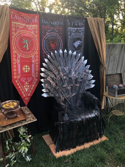 Baby Dragon Shower Ideas, House Of Dragons Party, Game Of Thrones Party Ideas, House Of The Dragon Party, Game Of Thrones Party Decorations, Medieval Party Decorations, Game Of Thrones Halloween, Game Of Thrones Decor, Game Of Thrones Wedding