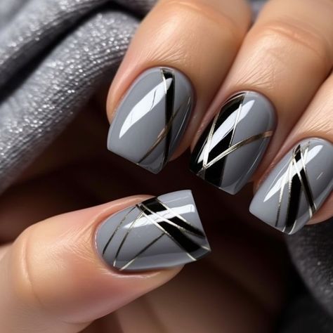 Simple Nails Gray, Grey And Black Nails Designs, Black Grey Nails, Gray And Black Nails, Grey And Silver Nails, Grey Nails Design, Black And Grey Nails, Nail Grey, Gray Nail Designs