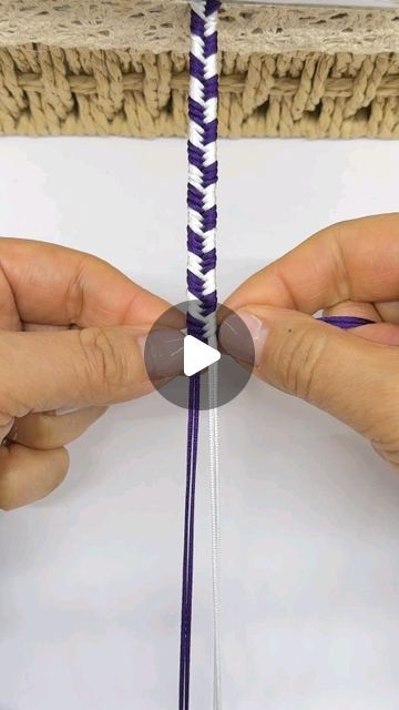 How To Bracelets, Cord Bracelet Patterns, Nylon Cord Bracelet Diy, Yarn Bracelets Tutorial, 4 String Bracelet Pattern, String Bracelet Tutorial, Diy Knot Bracelet, Easy Bracelet Patterns, Braided Bracelet Tutorial