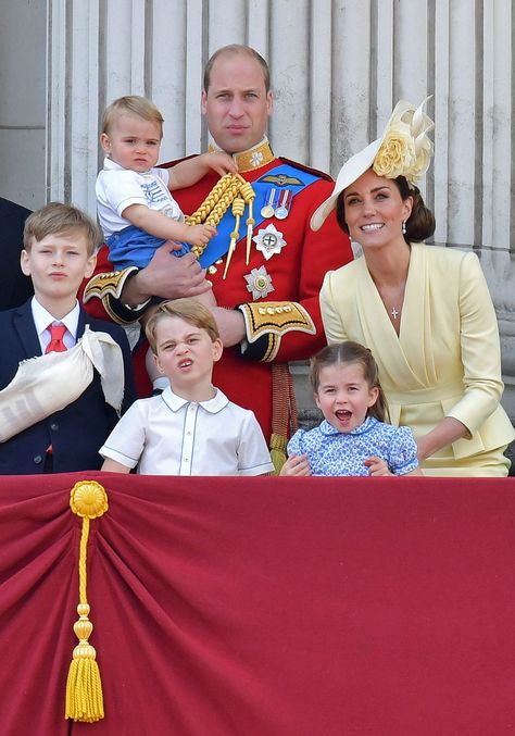 Prince George, Prince Louis, Princess Charlotte Trooping the Colour 2019 Birthday Queen Shirt, Princesa Charlotte, Prins William, Rainha Elizabeth Ii, Trooping The Colour, Prins Harry, Prince Louis, Queen Shirt, Elisabeth Ii