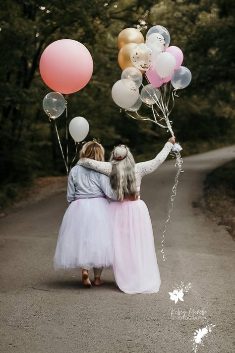 60th Birthday Photo Shoot Ideas For Women, Sister Birthday Photoshoot, Twin 30th Birthday Photoshoot, Sister Birthday Photoshoot Ideas, Twins 30th Birthday Photo Shoot, 90th Birthday Photo Shoot, Twin Sister Birthday Photoshoot Ideas, Best Friend Smash Cake Photoshoot, Twins Birthday Photoshoot Ideas Adults