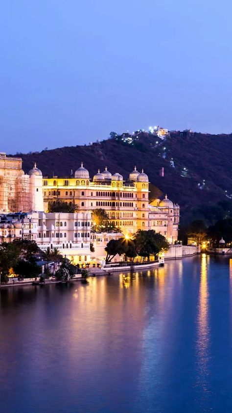 City Palace, Udaipur #Rajasthan City Palace Udaipur, City Palace Jaipur, India Vacation, Udaipur India, India Architecture, Royal City, Indian Architecture, Beautiful Sites, Famous Places