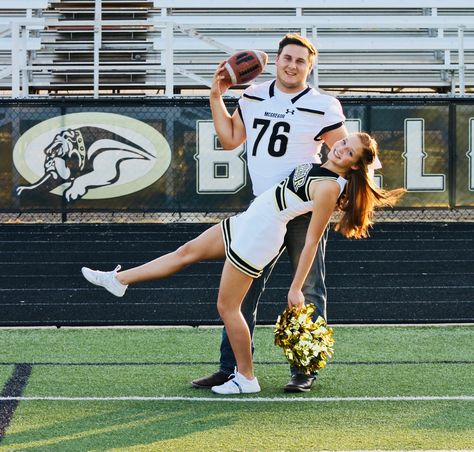 Football And Cheerleader Pictures, Cheerleader And Football Player Couple, Cheerleader Couple, Football Cheerleader Couple, Cheer Couples, Couples Football, Football Couple, Couples Sports, Cute Couples Football