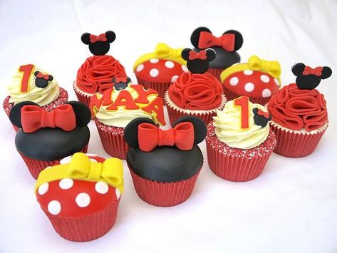 Minnie Mouse Cupcake Cake, Ruffle Tutorial, Cupcakes Minnie Mouse, Mouse Cupcakes, Mickey Mouse Cupcakes, Minnie Mouse Cupcakes, Bolo Minnie, Minnie Mouse 1st Birthday, Kid Cupcakes