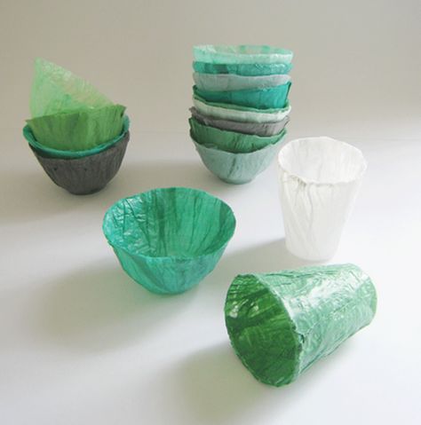 Make It: Watertight Plastic Bag Containers #["upcycle", "vessels", "plastic bags", "DIY"] Walmart Bag, Reuse Plastic Bags, Plastic Bag Crafts, Felt Magnet, Produce Baskets, Upcycle Plastic, Plastic Free July, Senior Center, Melted Plastic