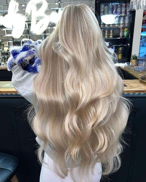 Light Blonde Long Hair, Long Blonde Hair Inspiration, Cute Hair Colors For Blondes, Platinum Long Hair, Long Light Blonde Hair, Blonde Bombshell Hair, Long Platinum Blonde Hair, Barbie Blonde Hair, Long Wavy Blonde Hair