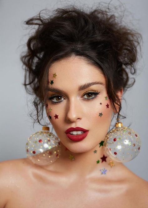 Christmas Fashion Photography, Christmas Party Makeup, Easy Christmas Party, New Year Photoshoot, Christmas Makeup Look, Cute Eyeshadow Looks, Easy Apps, Holiday Photoshoot, Christmas Portraits